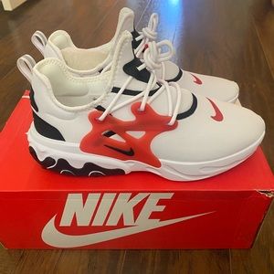 NWB NIKE PRESTO REACT